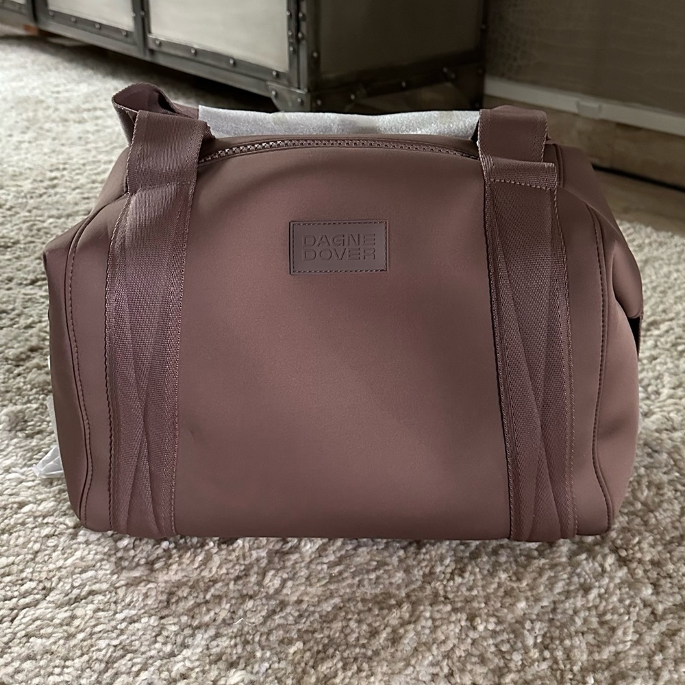 BRAND NEW. NEVER USED.  Dagne Dover Landon Carryall Bag- Medium in Dune